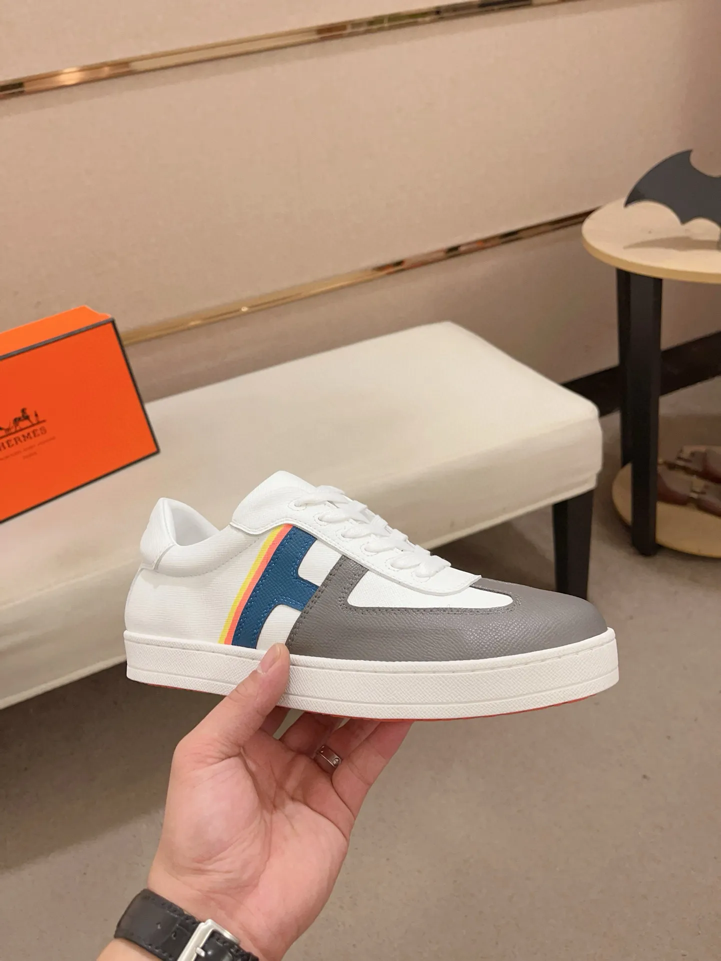 Men's clothing and shoes💰: 400💰《HERMES》【Classic Original Version】Hermès; Top 🔝 Purchasing Agency 🔍🔍Men's latest 🇺🇸 counter sales simultaneously, original ▲▲cowhide imported from Italy ▲▲Exquisite workmanship (Italian 🇮🇹Imported water-dyed 🐂cowhide lining) sole: original sole provided by the original factory, ⚠️exclusive double-layer activity·TPR·rubber·combined molded outsole; Code number: 38-44 (45/46 can be customized, non-refundable)